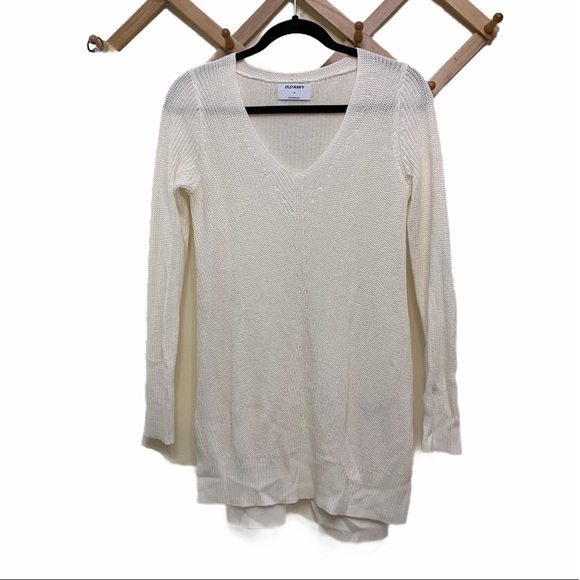 🔴 Old navy oversized sweater. MUST BUNDLE 2+ ITEMS TO PURCHASE - Picture 1 of 4